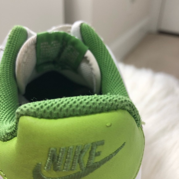 green flower air force 1